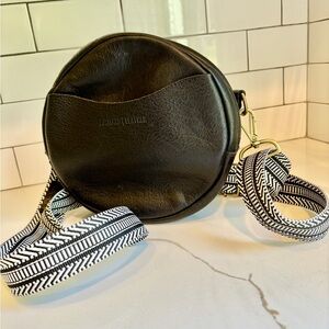 Portland Leather Goods Black Circle Crossbody, Large/9 in.